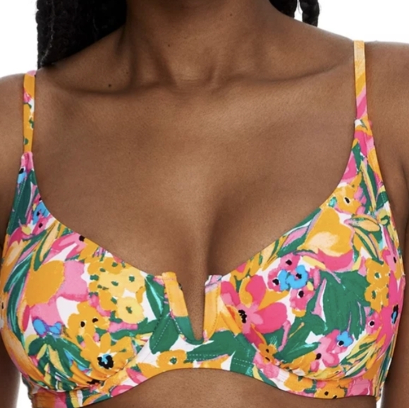 Ann Cole Bikini with matching cover up - Picture 7 of 9